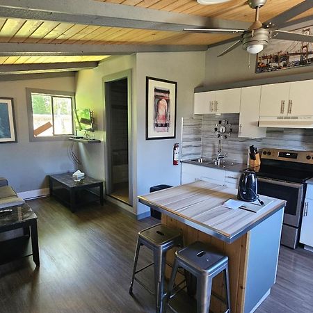 Fuller Lake Chemainus Motel Extérieur photo