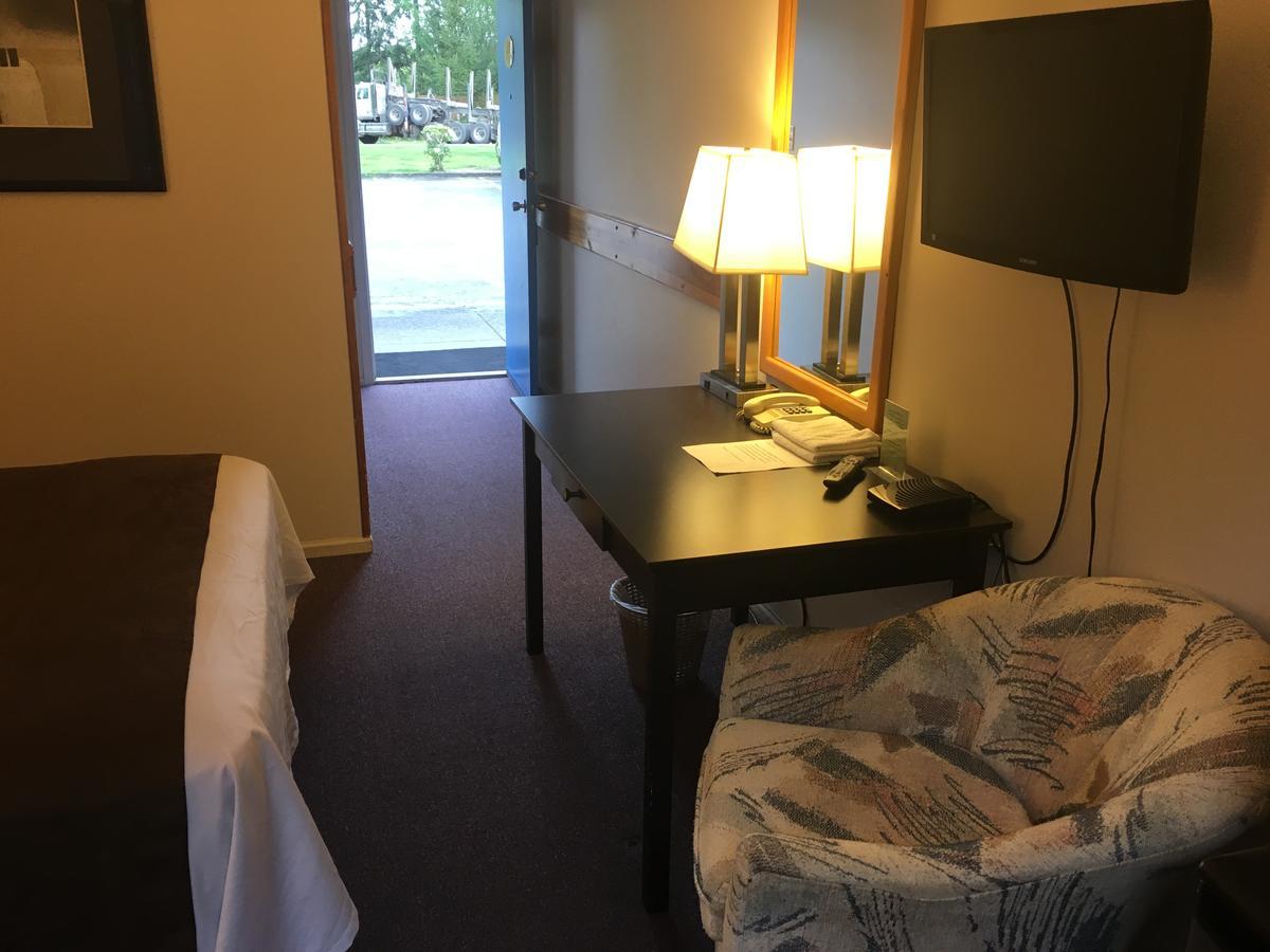 Fuller Lake Chemainus Motel Extérieur photo