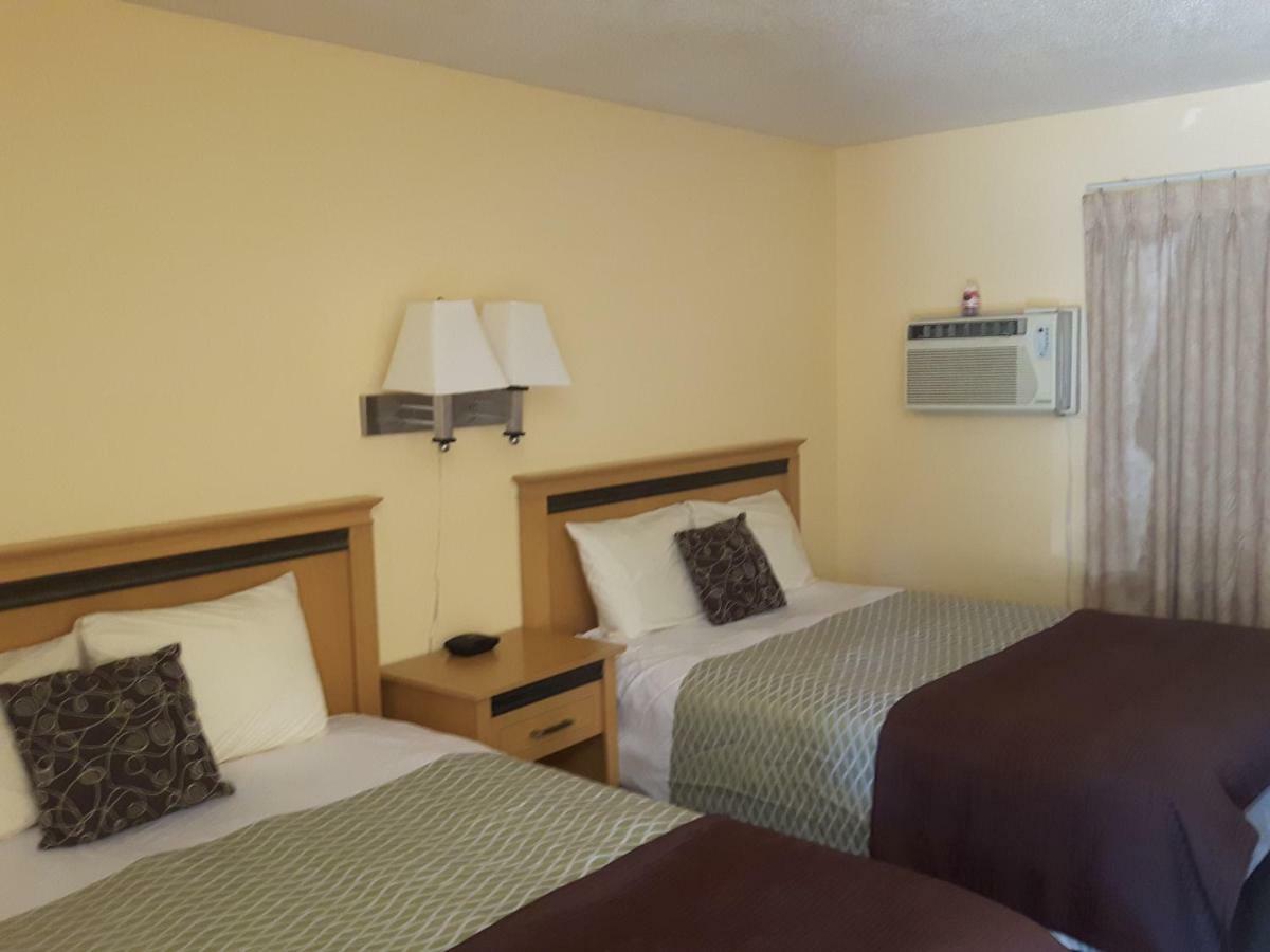 Fuller Lake Chemainus Motel Extérieur photo